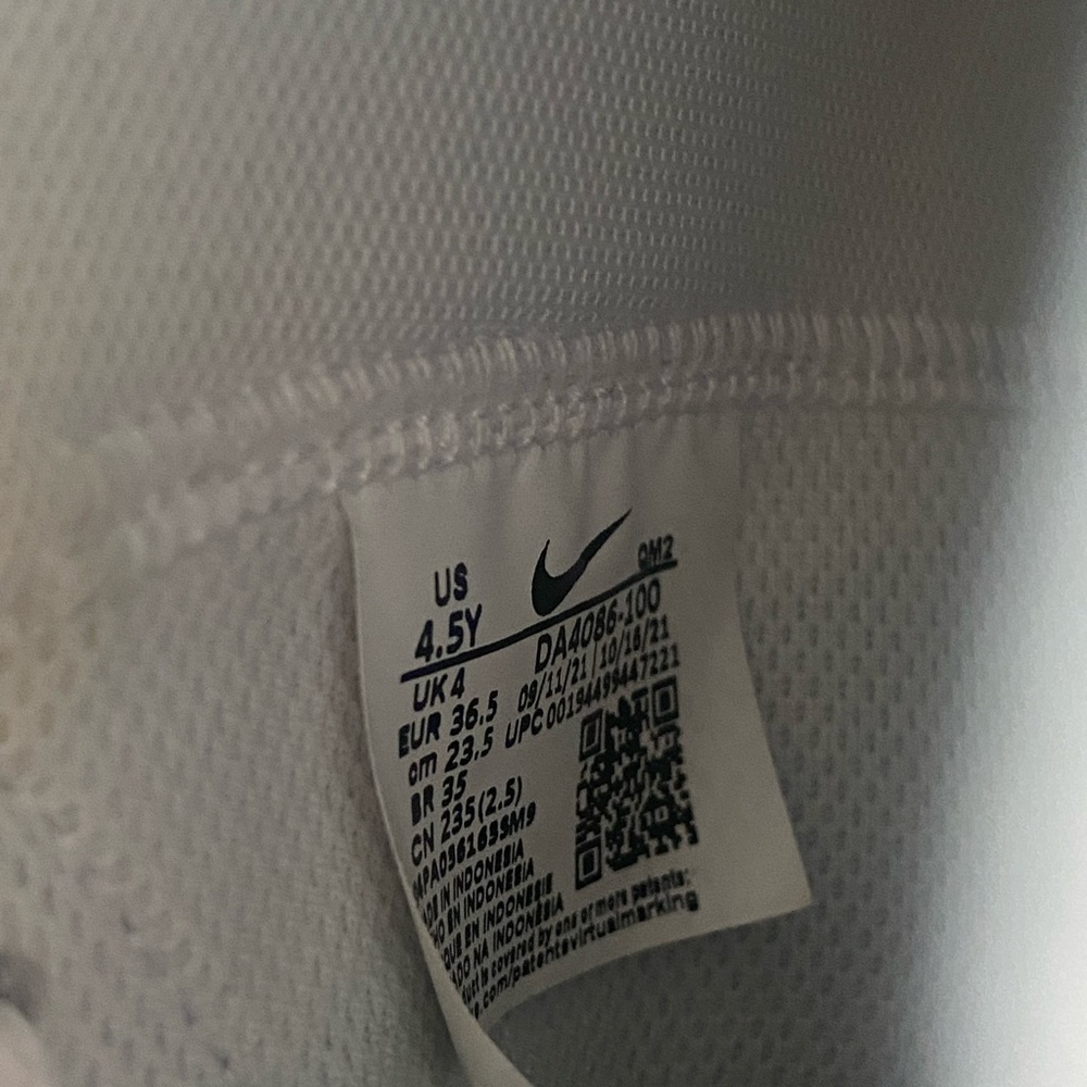 Nike White and Black High-Top Sneakers - Picture 5 of 5